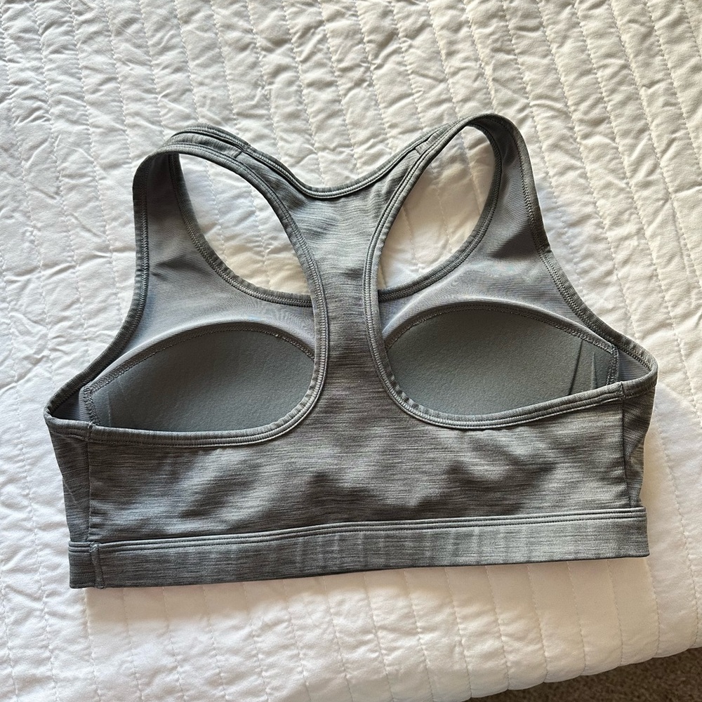 Nike Gray Racerback Padded Sports Bra Size Medium - Picture 2 of 4